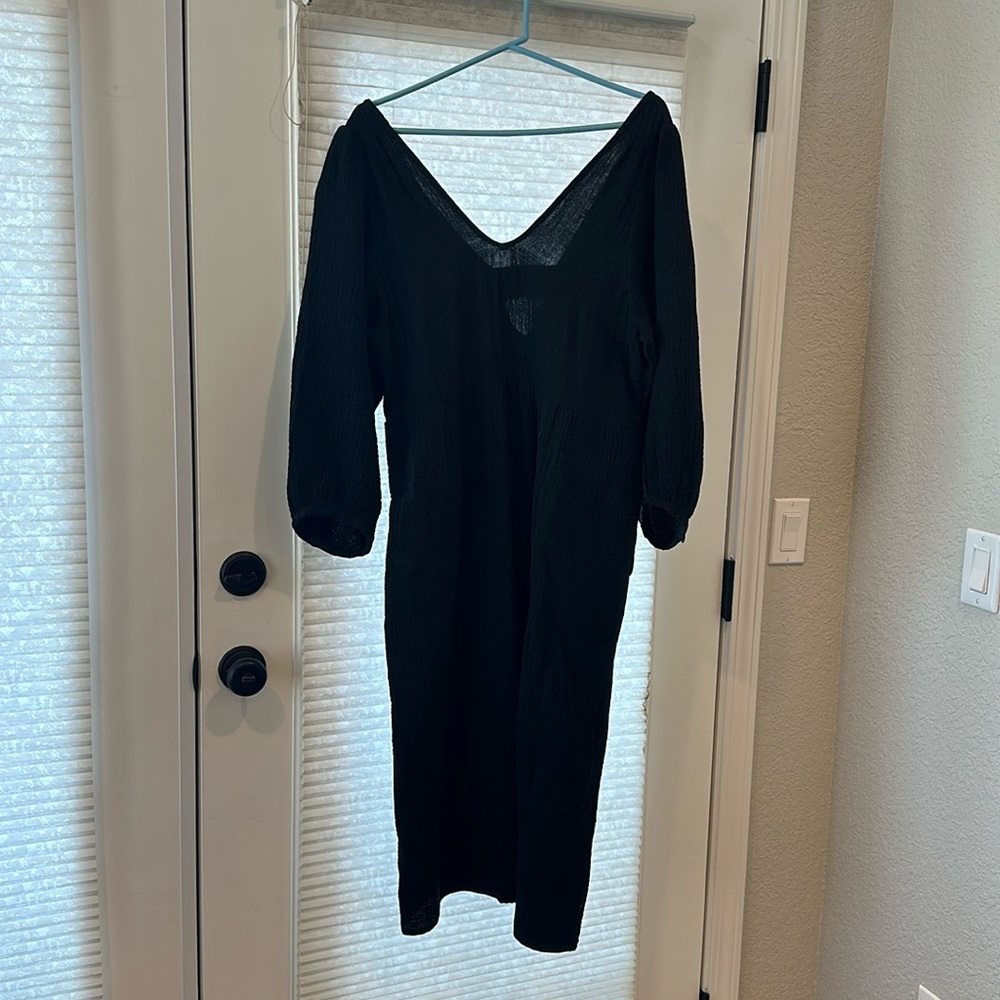 Madewell Linen V-Neck Black A line dress with 3 quarter sleeves and pockets